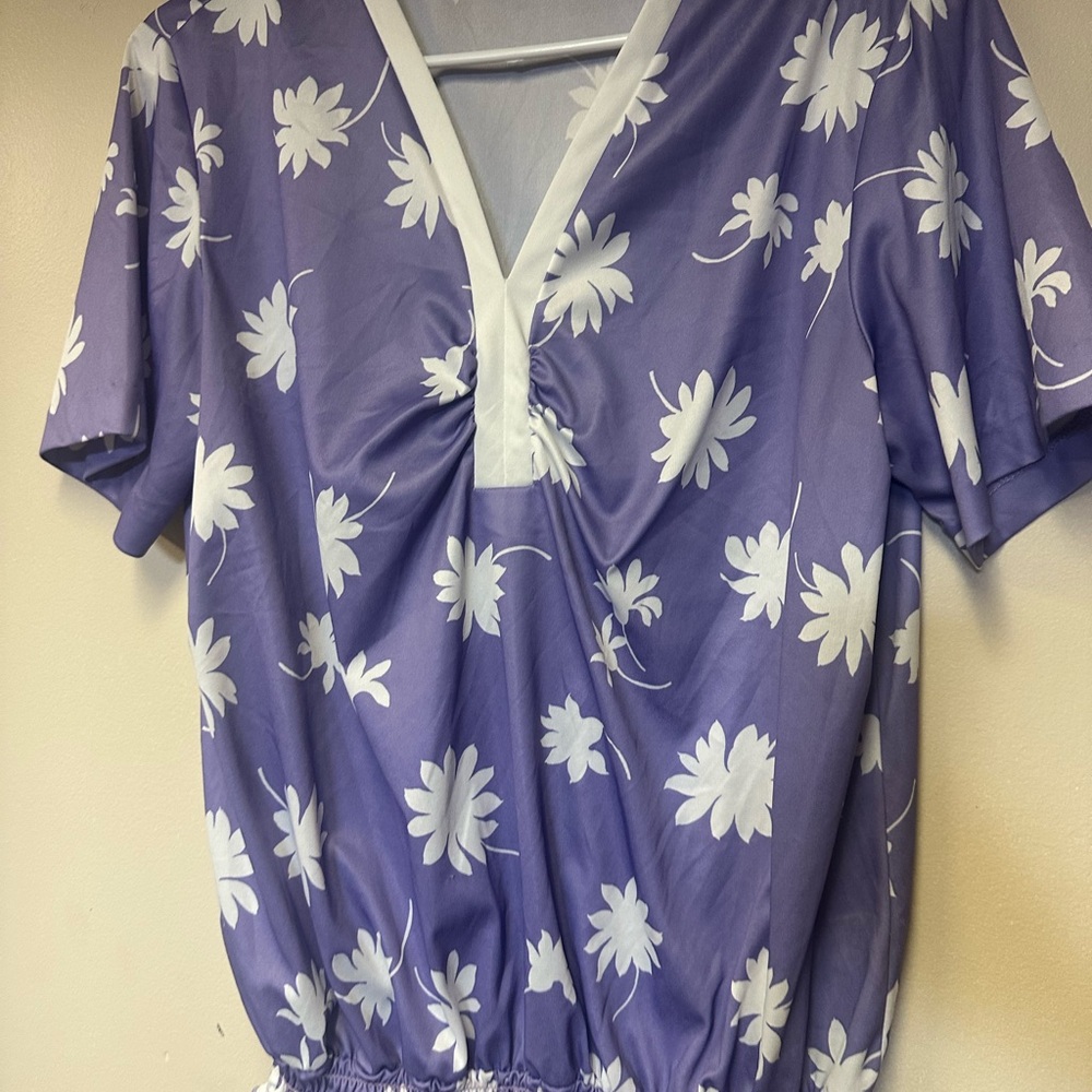 Haband Purple‎ and White Floral V-Neck Blouse